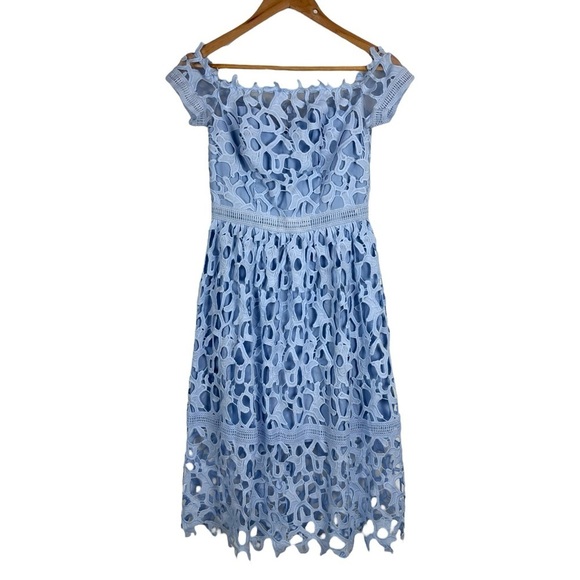 CHI CHI LONDON SKY BLUE GUIPURE FLORAL LACE OFF THE SHOULDER COCKTAIL DRESS - Picture 4 of 15